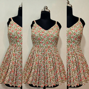Vestido de Verano con Estampado Floral, Tirantes Finos, Corte en A, Cuello en V, Cintura Imperio Plisada, Largo por Encima de la Rodilla - Product Image 1