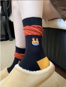 Venta al por mayor Funky Potato Animation Crew Calcetines Mujeres Único Colorido Divertido Antibacteriano Hecho Algodón Invierno - Product Image 6