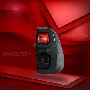 Kit carrosserie avec feux arrière de pare-chocs et feux stop pour Toyota Hilux 2015-2024, accessoires auto - Product Image 3