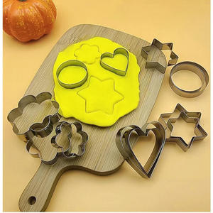 Vente chaude : Lot de 12 <span class=keywords><strong>emporte</strong></span>-pièces en acier inoxydable argenté, motifs étoile, cœur, fleur, moules à biscuits écologiques, compatibles lave-vaisselle - Product Image 6