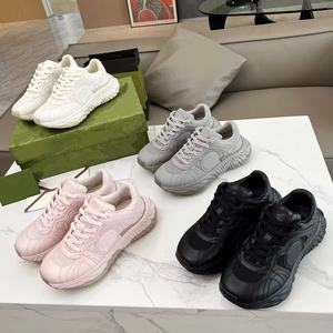 Chaussures de sport décontractées de haute qualité pour hommes et femmes, conçues par des designers, avec des propriétés antidérapantes et respirantes. - Product Image 6