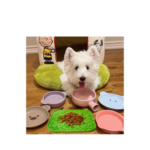 Hot selling new custom silicone pet licking pad <b>dog</b> bath anxiety food <b>slow</b> <b>feeder</b> feeding <b>dog</b> licking pad - Product Image 2