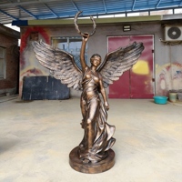 Sculpture d'ange de la victoire en laiton de style classique européen, statue antique forgée à la main pour la décoration des églises et des galeries d'art