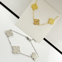 Inspire Jewelry - Pulsera con Caligrafía Árabe Sabr Shukr Tawakkul, Paciencia, Gratitud, Confianza, Pulsera de Cuatro Hojas para Mujer