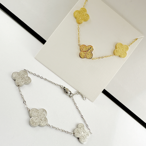 Inspire Jewelry - Pulsera con Caligrafía Árabe Sabr Shukr Tawakkul, Paciencia, Gratitud, Confianza, Pulsera de Cuatro Hojas para Mujer - Product Image 1