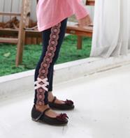 Vêtements pour enfants en gros en ligne : Pantalon décontracté en dentelle avec imprimé lapin pour filles, fabriqué en Chine - Product Image 5