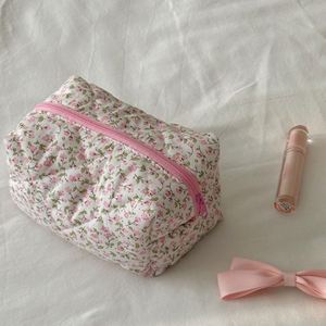 Bolsa de Maquillaje Floral Acolchada de Gran Capacidad, Bolsa de Cosméticos Plegable de Tela de Lino y Algodón para Mujer - Product Image 3