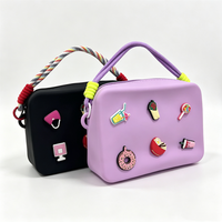 Pochette cosmétique miniature personnalisée, étanche, portable, en silicone, avec breloques décoratives personnalisées, sac de rangement pour articles de toilette de voyage