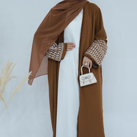 Abaya ouverte en crêpe palestinien brodé avec ceinture et poches, vente en gros, vêtements islamiques, robe musulmane pour femmes, abaya modeste de Dubaï