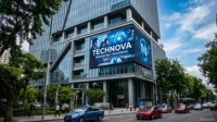 Pantalla LED HiSeaVis IP66 Totalmente Impermeable P6.67 1080P HDR10 con 5 Años de Garantía, Alto Brillo, Legible Bajo la Luz Solar, para Publicidad en Estadios