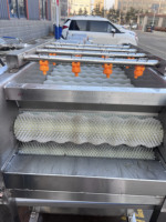 Machine de nettoyage de canne à sucre de qualité alimentaire / Éplucheuse et laveuse automatique de canne à sucre avec certification CE