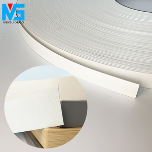 Surface de grain mate texturée blanche de <span class=keywords><strong>bande</strong></span> de bord de PVC résistant aux UV/rayures 21mm 26mm X 0.4mm 0.8mm 1.0mm pour l'OSB de contreplaqué de MDF - Product Image 1