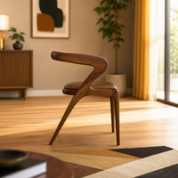 Chaise de salle à manger moderne MULIGNA en cuir et bois massif de chêne pour table à manger