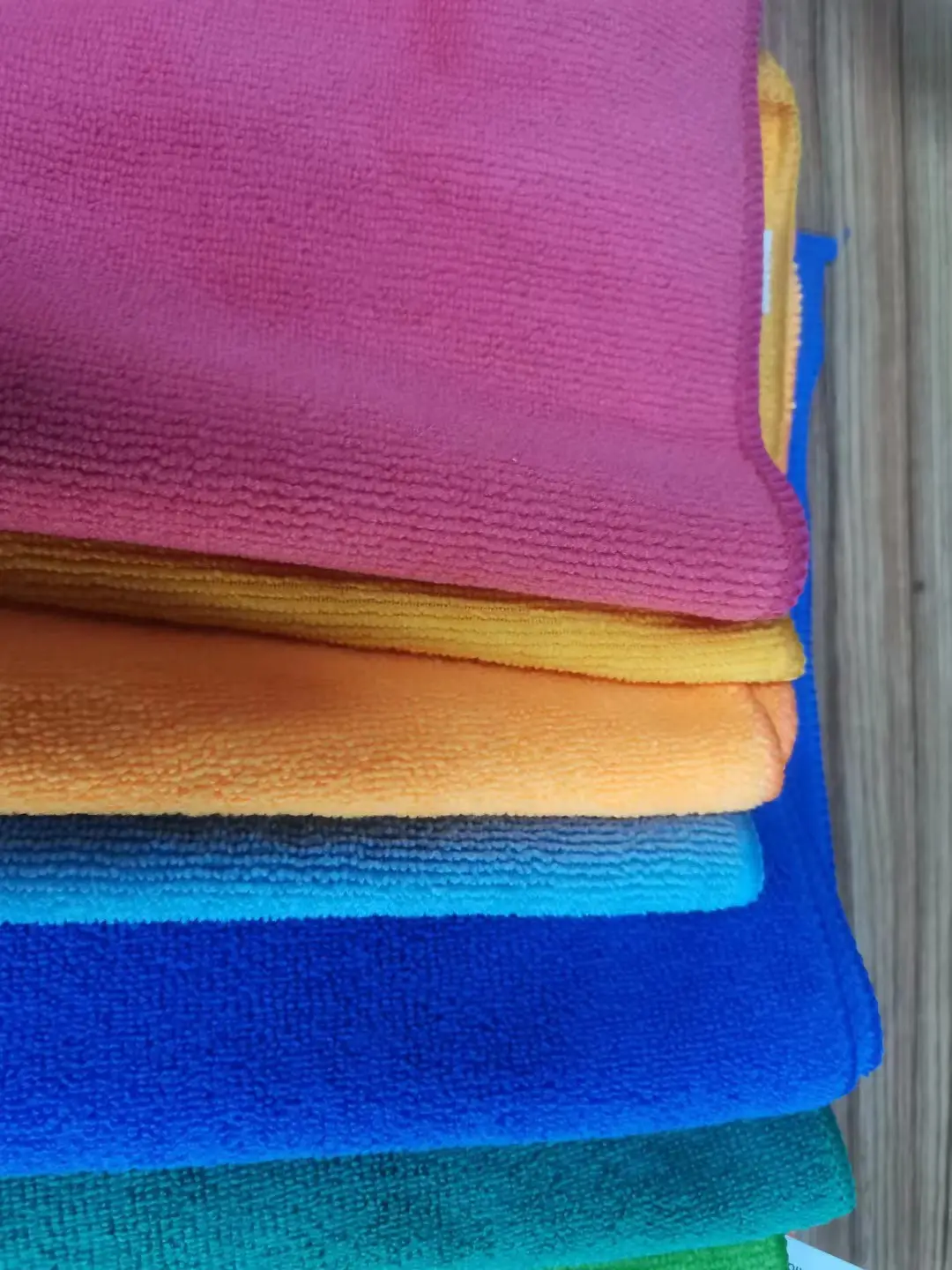 नीला पीला ग्रे सफेद अनुकूलित माइक्रोफाइबर सफाई कपड़ा 40*40 सेमी 36 टुकड़े एक पैक में बुनाई रसोई तौलिया