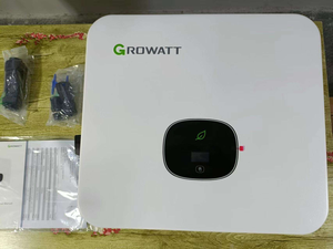 Disponible en Stock: Sistema Solar Fuera de Red de 48V Monofásico Growatt SPF 6000 Plus con Batería de Iones de Litio y 99.9% de Eficiencia MPPT - Product Image 3