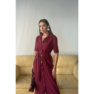 Vestido TENCEL Borgoña de Manga Corta con Cierre de Botones Frontales para Uso Profesional - Product Image 5