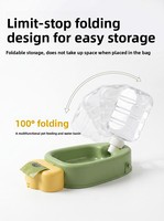 Bouteille d'eau portable en forme de carotte de 450 ml pour animaux de compagnie avec distributeur de sacs à excréments pour chien et chat, pour l'hydratation et le nettoyage en extérieur