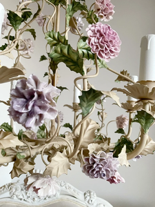 Lampadario Antico di Lusso in Porcellana Italiana con Fiori - Product Image 6