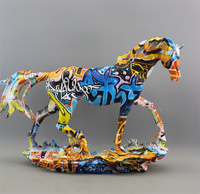 Nouvel Arrivage Art Animal Statue Décoration Intérieure Résine Graffiti Petit Cheval de Roche Statue Décoration de la Maison