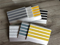 Profilé d'escalier en carborundum anodisé naturel avec remplissage en carborundum (noir) 83,5 mm de largeur, 37 mm de hauteur