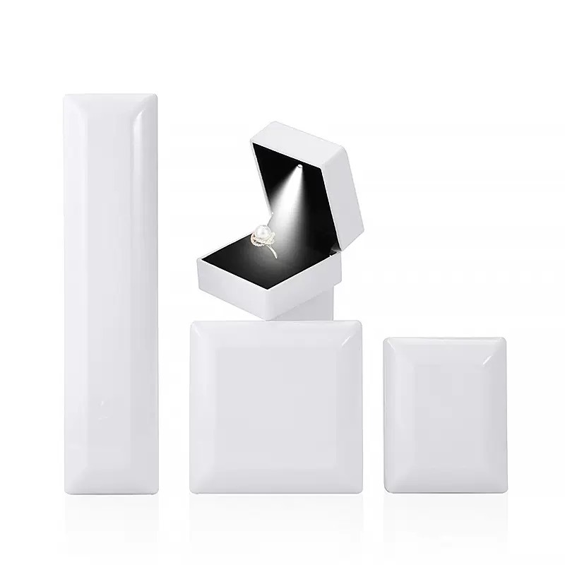 White(Ring Box)