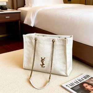 <span class=keywords><strong>Sac</strong></span> fourre-tout en PU pour femme, nouvelle collection 2026, avec chaîne, design texturé, grande capacité pour les trajets quotidiens - Doublure en polyester - Product Image 2