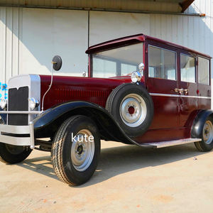 Voiture électrique classique vintage à quatre portes fermées, confortable, pour le tourisme et le transport quotidien en zone résidentielle - Product Image 5