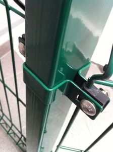 Panneaux <span class=keywords><strong>de</strong></span> clôture incurvés 3D pour extérieur, 8 pieds avec construction à plis en V - <span class=keywords><strong>Grillage</strong></span> soudé galvanisé et enduit pour aires <span class=keywords><strong>de</strong></span> jeux et écoles - Product Image 3