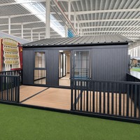 Maison conteneur extensible toute l'année 20 pieds, toit à pignon, fenêtres en treillis noir, porche couvert, maison familiale isolée