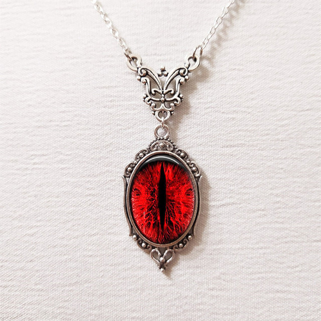 Gothic Bloody Red Cat Eye Charm Women's Necklace Vampire Embossed Pendant Witch Jewelry Accessories Vintage Choker