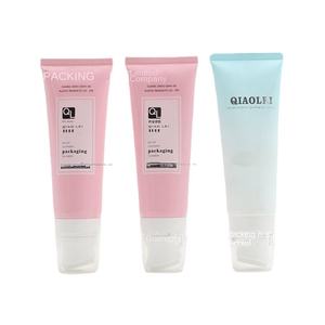 Pour <span class=keywords><strong>Amazon</strong></span> Cross-Border Pink Scrub Mat Cosmétique Aloe Vera Gel Enduit Papier Nettoyant pour le Visage dans une Bouteille Estampée - Product Image 5