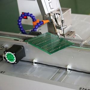 Entièrement automatique assembler prise et machine à souder en ligne - Product Image 6