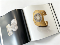 Livre d'art de luxe sur la joaillerie, album photo de montres haut de gamme, sans logo/design graphique, décoration pour boutique et showroom