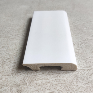 <span class=keywords><strong>Plinthe</strong></span> simple blanche en plastique de 100 mm (10 cm) pour cuisine et couloir, apprêtée, avec caractéristiques imperméables et ignifuges - Product Image 3