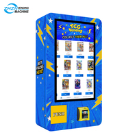 Máquina expendedora de cartas coleccionables (simples o en paquetes) con ranura dispensadora, compatible con pago sin efectivo y pago con billetes.