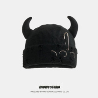 Chapeau en laine tricoté jacquard avec cornes de diable pour homme et femme, automne/hiver, Halloween, design unique déchiré, casquette cool hip-hop