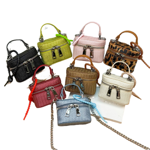 Sac de maquillage mini seau de luxe KT 2026 en cuir PU avec porte-clés, double fermeture éclair, haute qualité, élégant, pour écouteurs, motif dessin animé mignon et mystérieux - Product Image 1