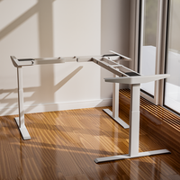Trois moteurs bureau debout de haute qualité à deux étages levage Stable multifonction Durable extensible cadre de bureau électrique bureau