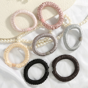 Chouchous en satin de luxe sans plis, élastiques classiques pour femmes, pour queue de cheval, avec emballage personnalisable sur carte de vente au détail - Product Image 4