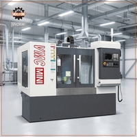 Centre d'usinage vertical CNC avec lubrification et refroidissement automatiques, stabilité accrue pour la fabrication de moules et les moules en aluminium VMC Mini