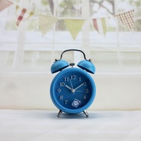 Réveil mécanique à double cloche rétro super simple et fort avec rétroéclairage, entraîneur de sommeil à quartz pour usage domestique, OEM/ODM