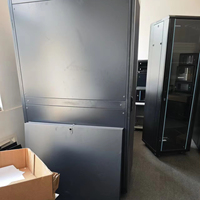 Armoire de serveur à 4 roulettes 16U 18u 22u 26u 32u 36u 42u Armoire de réseau en acier laminé à froid verrouillable de 19 pouces fourniture d'usine