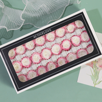 Fournisseurs actifs de têtes de roses conservées 2-3 véritables roses naturelles pour toujours pour la décoration intérieure ou l'arrangement de mariage