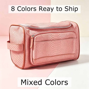 Kit de voyage personnalisé en cuir de lézard Yihe – Trousse de toilette : Tout ce dont vous avez oublié - Product Image 2