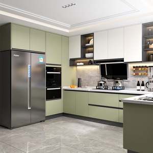 ระบบตู้เก็บของในครัวดีไซน์ทันสมัยระดับมืออาชีพ ทำจากไม้เนื้อแข็ง สแตนเลส และหินแกรนิต สำหรับอพาร์ทเมนต์ ตู้เก็บของแบบสั่งทำ - Product Image 1