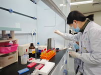 Layanan pemeriksaan dan pengujian laboratorium profesional dan independen untuk pemeriksaan produk pelapisan UV