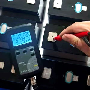 Celdas prismáticas LiFePO4 de 3.2V 345Ah en stock en la UE, baterías recargables de iones de litio REPT de 324Ah, 340Ah, 280Ah, 320Ah para sistemas de almacenamiento de energía solar (ESS) - Product Image 4