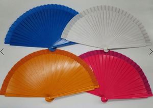 Abanico de mano flamenco español de 8 pulgadas (23 cm/27 cm) de madera, pintado por ambos lados con puntos negros - Product Image 6