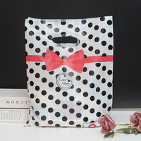 Vente directe du fabricant Sacs d'atelier en plastique découpé à l'emporte-pièce Sacs d'emballage en PE Sérigraphie avec logo personnalisé pour accessoires de mode