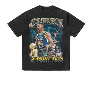 T-shirt vintage lavata e dal taglio ampio, in tessuto pesante, con stampa personalizzata ispirata ad atleti famosi - Product Image 1